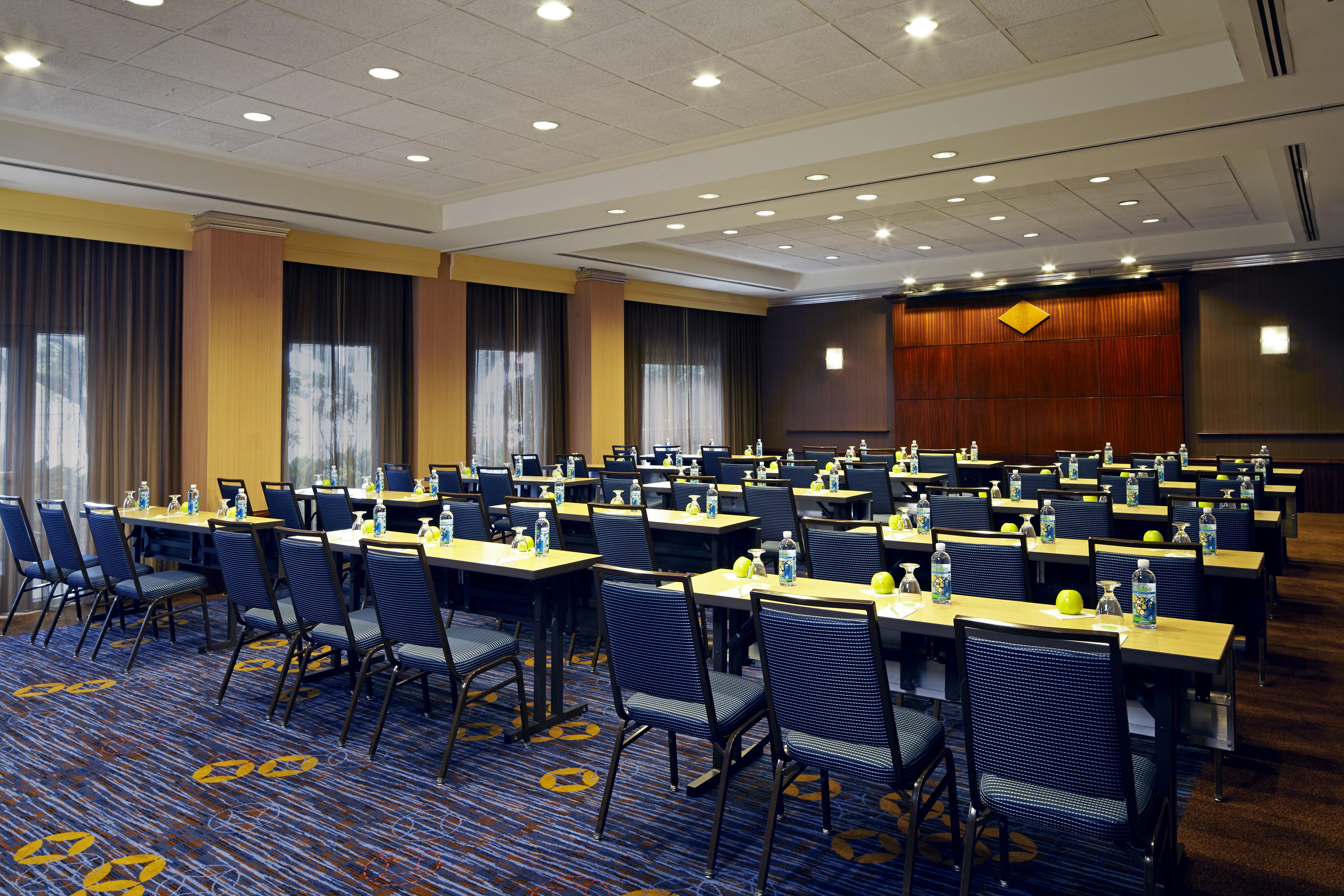 Courtyard By Marriott Los Angeles Lax / Century Boulevard Hotel Exterior photo