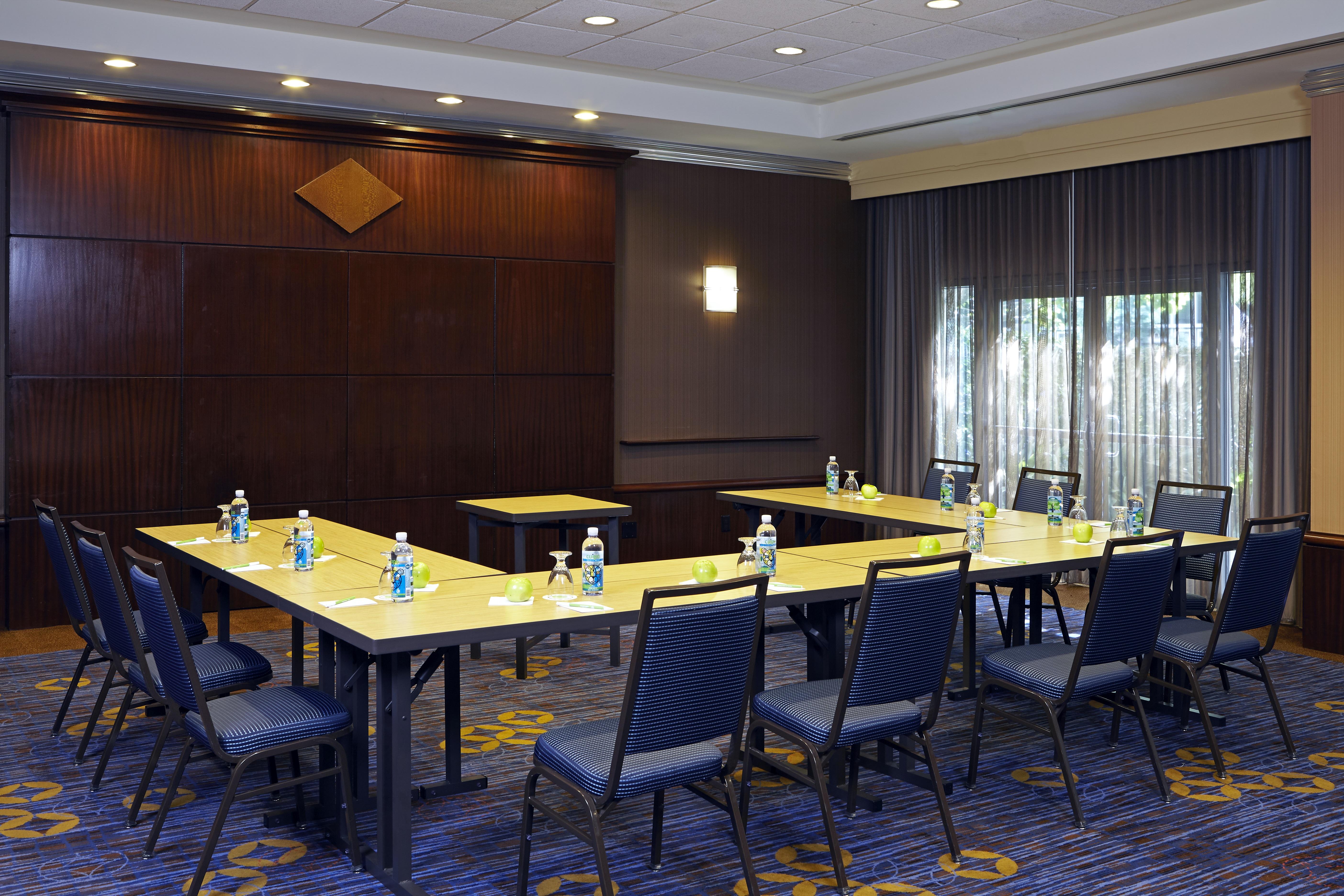 Courtyard By Marriott Los Angeles Lax / Century Boulevard Hotel Exterior photo